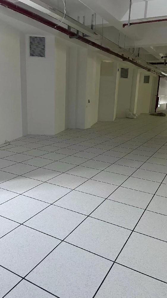 莱州华福全钢/陶瓷/复合型防静电活动地板性能横评：选对地板，解决静电问题